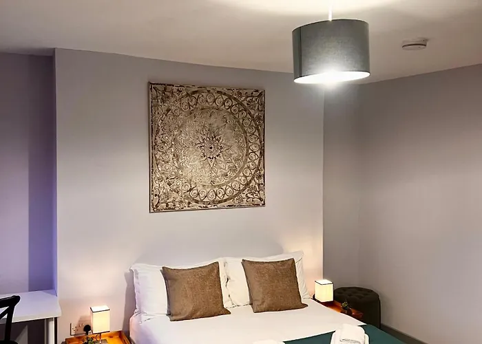 Wolf\'S Pub & Guest House